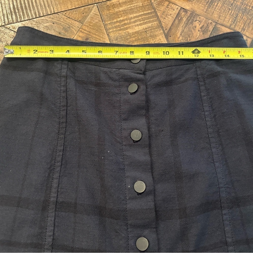 LOFT Blue and Black Plaid Button-Down  Skirt in size 6 classic design! - Picture 10 of 13
